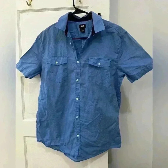 h&m light blue button down shirt - Picture 1 of 3